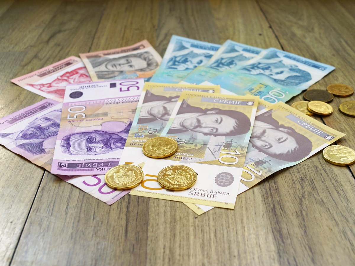 NBS objavila novi kurs: Evo koliko danas iznose evro i dolar