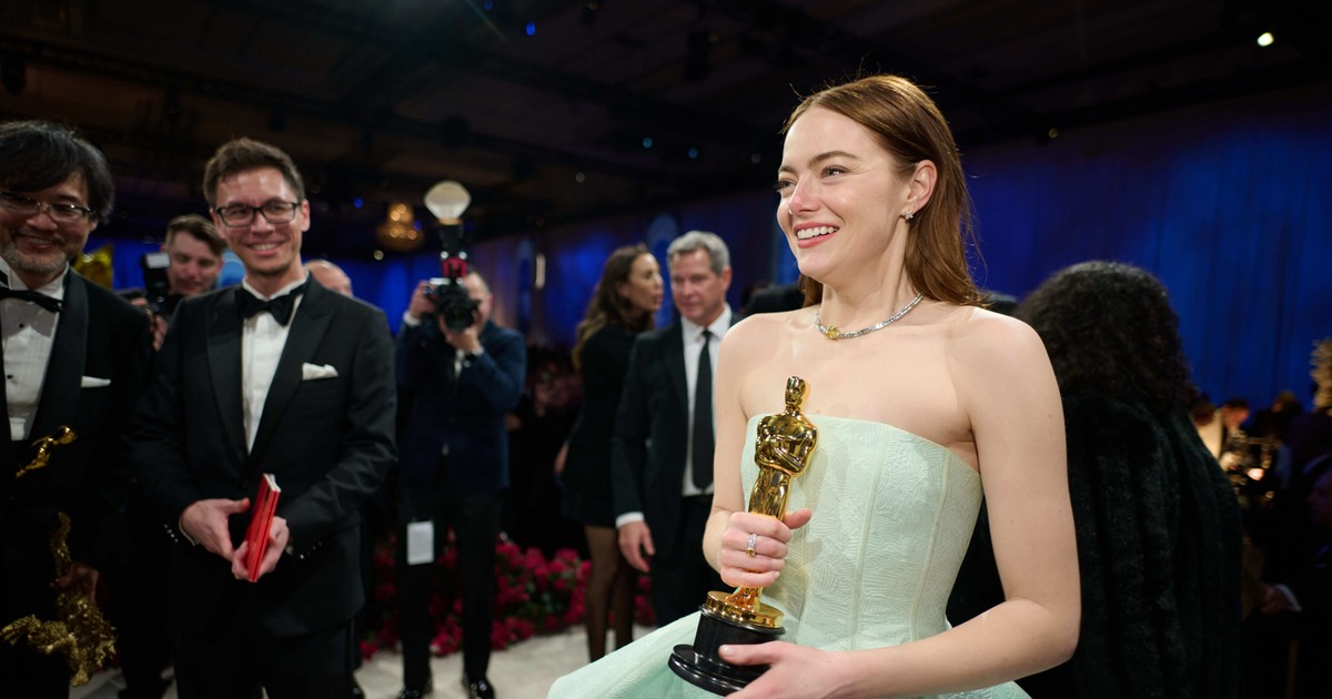Hollywood a lábai előtt hever, Emma Stone mégis a legfurcsább szerepeket akarja – 36 éves lett a bombázó