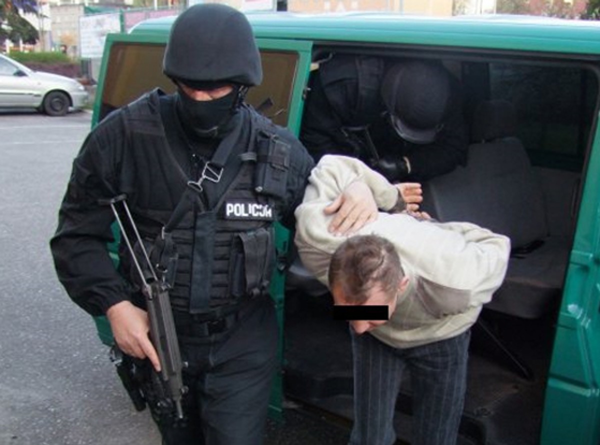 Tak ostra policja zwija złodziei aut