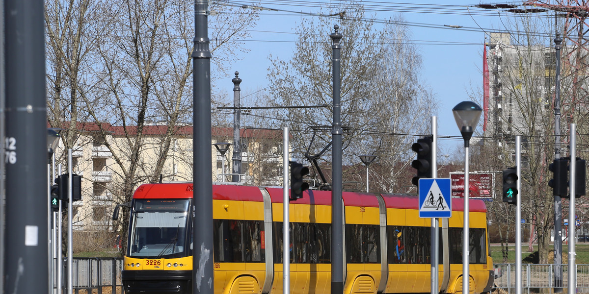 17 miała jeździć na Tarchomin od lutego i wciąż nic