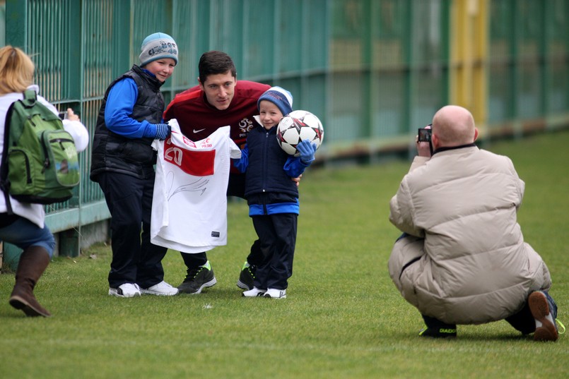 Robert Lewandowski spełnił marzenie małego chłopca. ZDJĘCIA