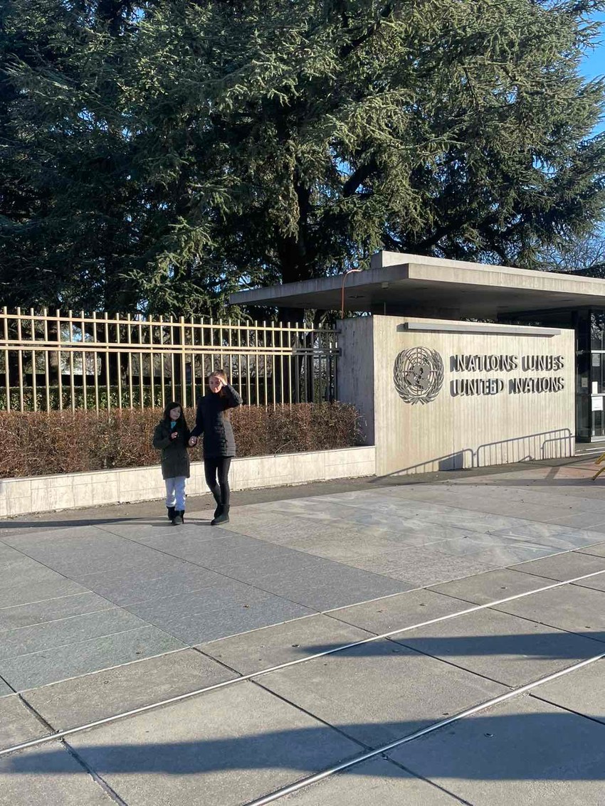 Ljubiša Marunović nosio Badnjak do sediša Ujedinjenih nacija u Ženevi