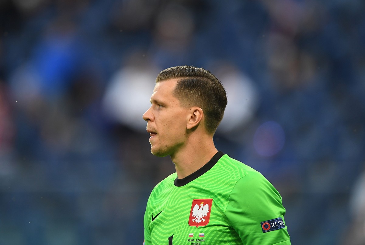 Wojciech Szczęsny w trakcie meczu Polski ze Słowakami w Sankt Petersburgu