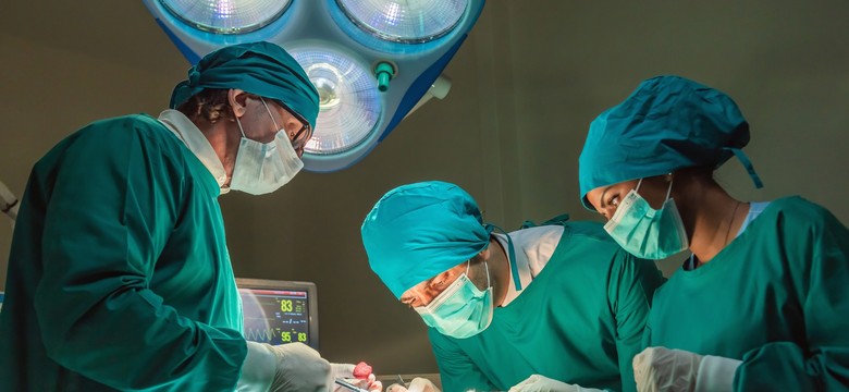 Piwnice szpitali zostaną przekształcone w zapasowe sale operacyjne