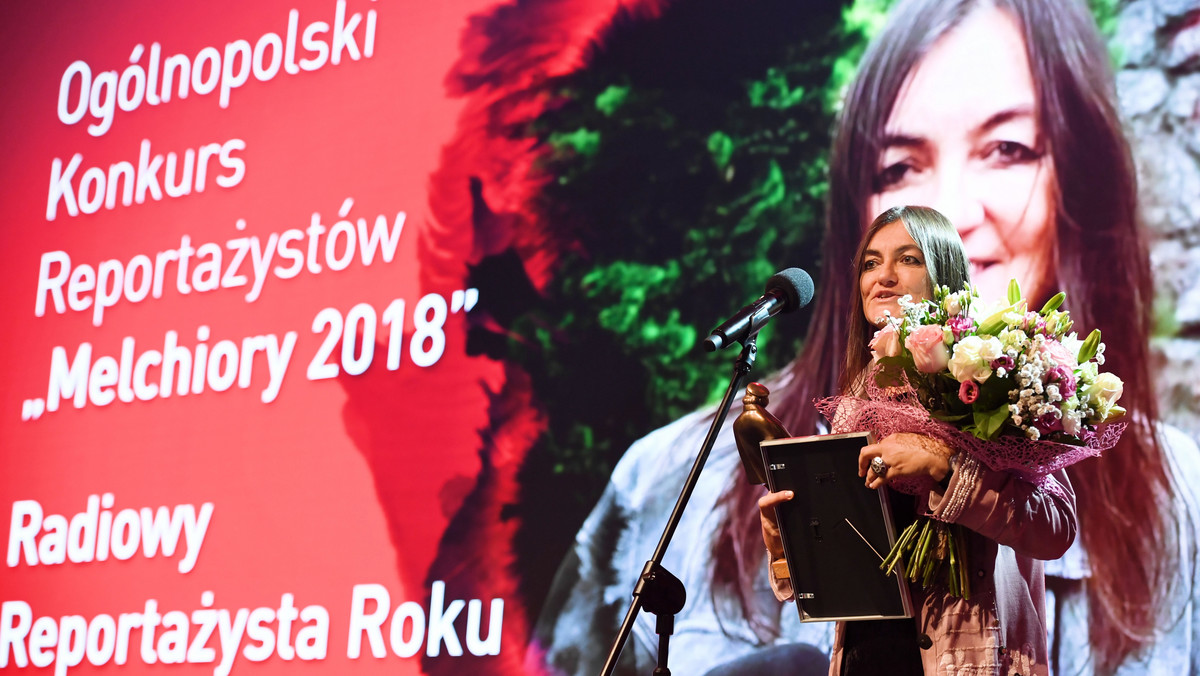 W Studiu Koncertowym Polskiego Radia im. Lutosławskiego w Warszawie wręczono w środę doroczne nagrody w Ogólnopolskim Konkursie Reportażystów "Melchiory 2018". Złotego Melchiora w kategorii Radiowy Reportażysta Roku otrzymała Dorota Jaśkiewicz-Łebek.