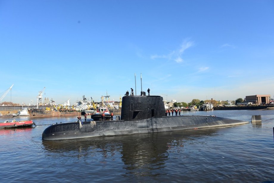 The Argentine submarine ARA San Juan and crew leaving the port of Buenos Aires on June 2, 2014.