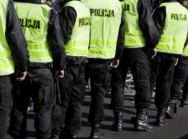 Napad na bank. Policjanci postrzelili przechodnia