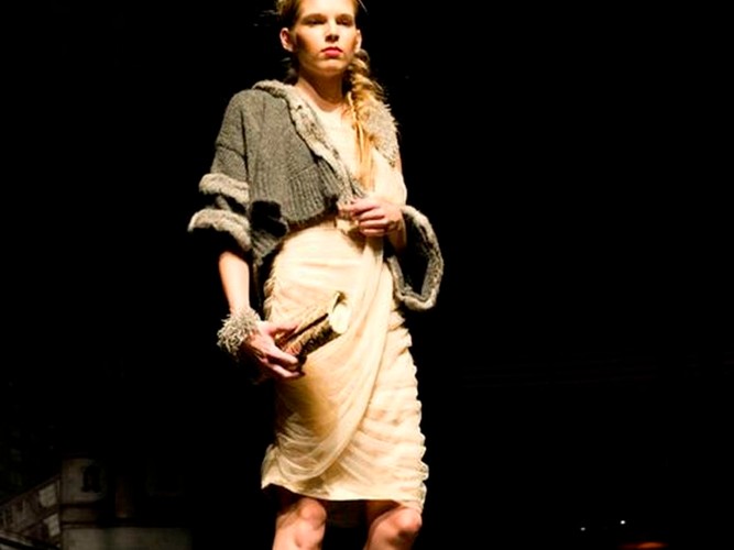 Elisabetta Franchi Celyn b. w kolekcji jesień-zima na Manufaktura Fashion Week