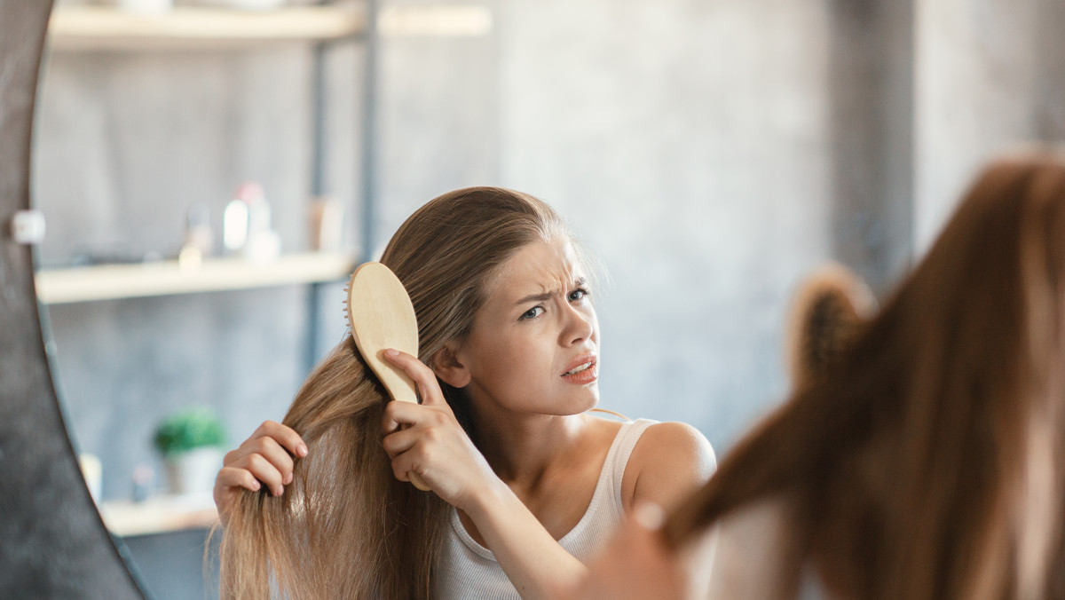 Domowe sposoby na puszące się włosy I Kobieta Onet