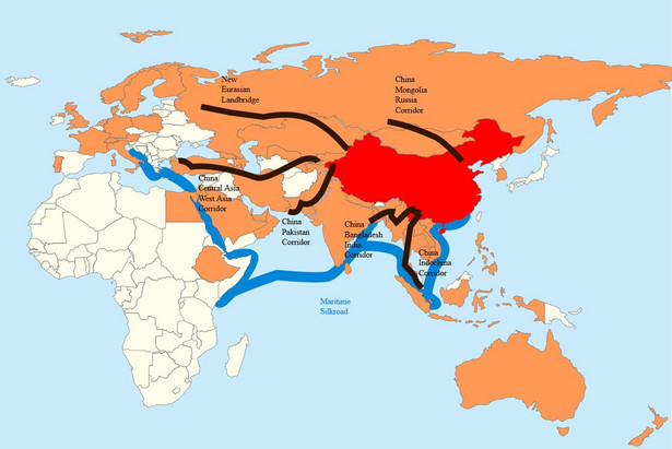 Nowy Jedwabny Szlak. Kolorem czerwonym oznaczono Chiny, pomarańczowym - państwa członkowskie AIIB. Czarne linie to lądowe korytarze ekonomiczne związane z Nowym Jedwabnym Szlakem, zaś linia niebieska to główny szlak morski. Źródło: By Lommes - Own work, CC BY-SA 4.0, https://commons.wikimedia.org/w/index.php?curid=58884083