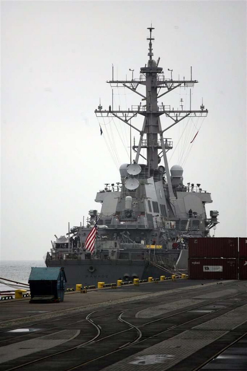 Tajemnicze strzały w gdyńskim porcie! Wczoraj z pokładu amerykańskiego niszczyciela USS "Ramage", który od niedzieli cumował przy Nabrzeżu Francuskim, padły trzy strzały