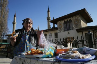 Na Krymie trwają zatrzymania Tatarów krymskich i rewizje w ich domach