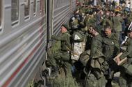 Rosyjscy rekruci w drodze na front w miejscowości Prudboy w regionie Wołgograd, wrzesień 2022 r.