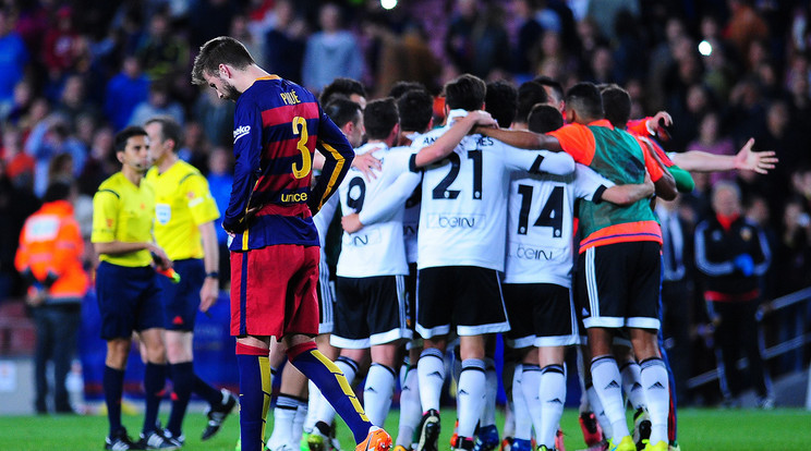 A spanyol futballcsapat a hazai élvonalban és a kupában még 
aranyérmet szerezhet/ Fotó: AFP