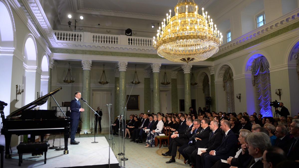 Karol Szymanowski był artystą na wskroś polskim - powiedział we wtorek prezydent Andrzej Duda, podczas uroczystego koncertu "U źródeł stylu narodowego muzyki polskiej XX wieku" w Pałacu Prezydenckim, zorganizowanego w 80. rocznicę śmierci kompozytora.