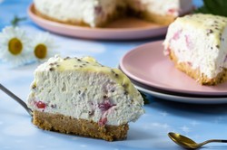 Sernik pistacjowy bez pieczenia. Hit tego lata