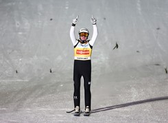 PŚ w skokach. Tomasiak najwyżej z Polaków na liście płac. Prevc zarobił najwięcej