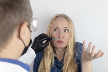 Januárban harmadszor voltam covidos, azóta se ízeket se szagokat nem érzek, fog ez változni? Az orvos válaszol