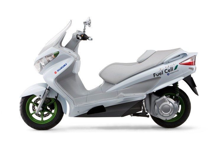 Burgman Fuel-Cell Scooter
