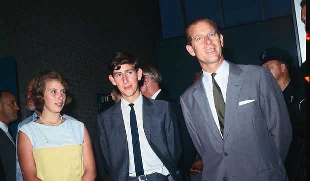 Pinc Čarls sa sestom i ocem na njujorškom aerodrom Kenedi | Foto: Getty Images