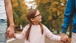 To już koniec z 800 plus na każde dziecko - zasiłek tylko dla pracujących rodziców, rewolucyjna zmiana