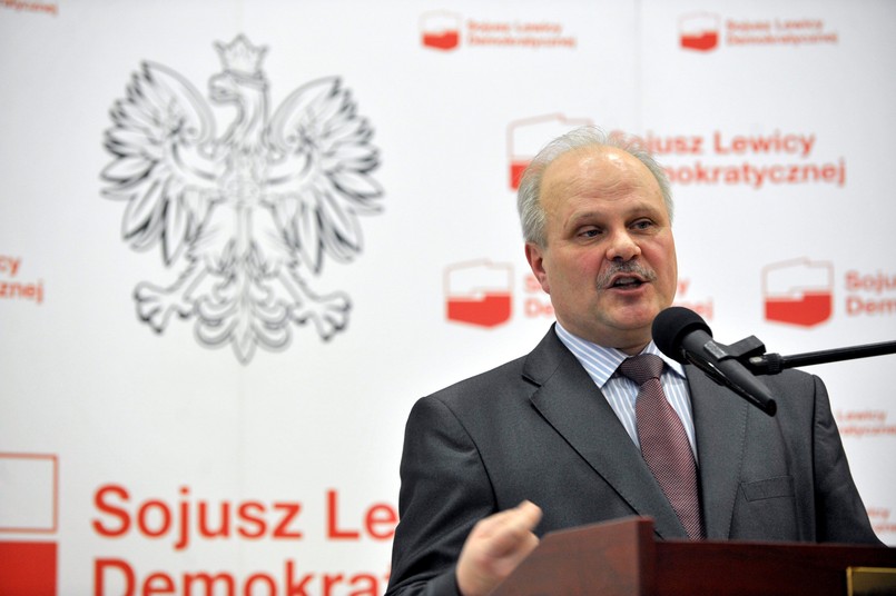 Po jeden z najbardziej oryginalnych gadżetów sięgnął przed wyborami w 2011 roku kandydat SLD. Marek Dyduch - bo o nim mowa - w jednej z wiosek w Górach Stołowych rozdawał buteleczki z płynem do mycia naczyń. Na etykiecie było jego zdjęcie i hasło "Dobry duch - Marek Dyduch". Jego pomysłem były też… poszewki na poduszki z napisem "Dobry duszek - Dyduszek" i "Poducha od Dyducha"Miasta wykładają kiełbasę wyborczą. ZOBACZ, CO JUŻ OBIECUJĄ SAMORZĄDY >>>