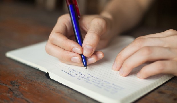 595796_rukopis-foto-shutterstock