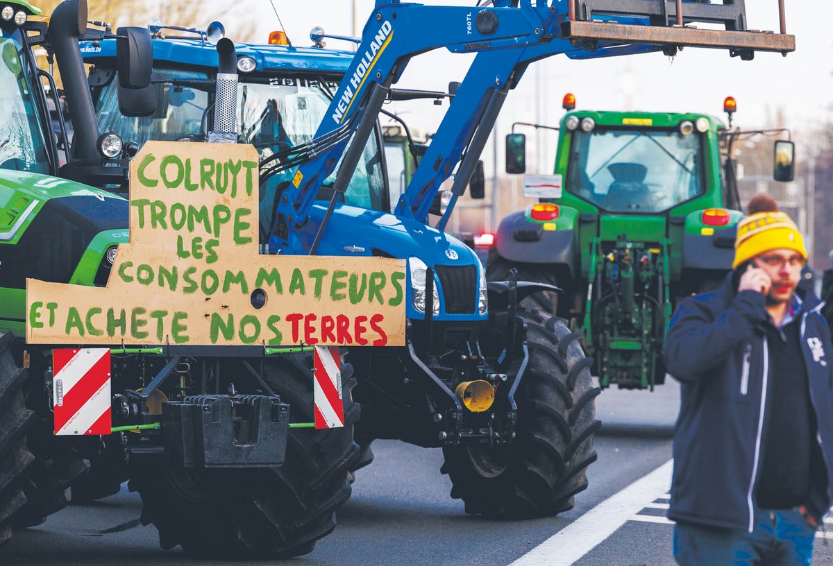 Farmers from Poland, Germany and the Czech Republic staged a joint protest in the Bogatynia region