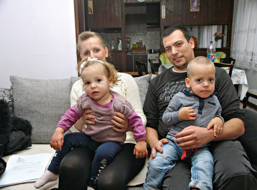 Aleksandra Jovanovic sa suprugom i decom