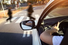 Pasy nadal groźne, ale piesi giną rzadziej. Policyjne dane pokazują poprawę