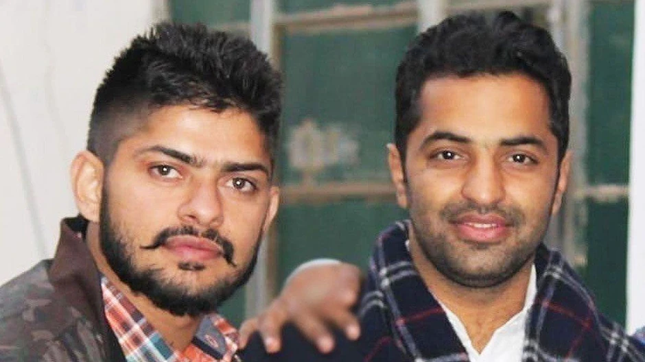 Viki Midukera (desno) bio je blizak sa Bišnoijem (levo) i sa Brarom | Foto: BBC