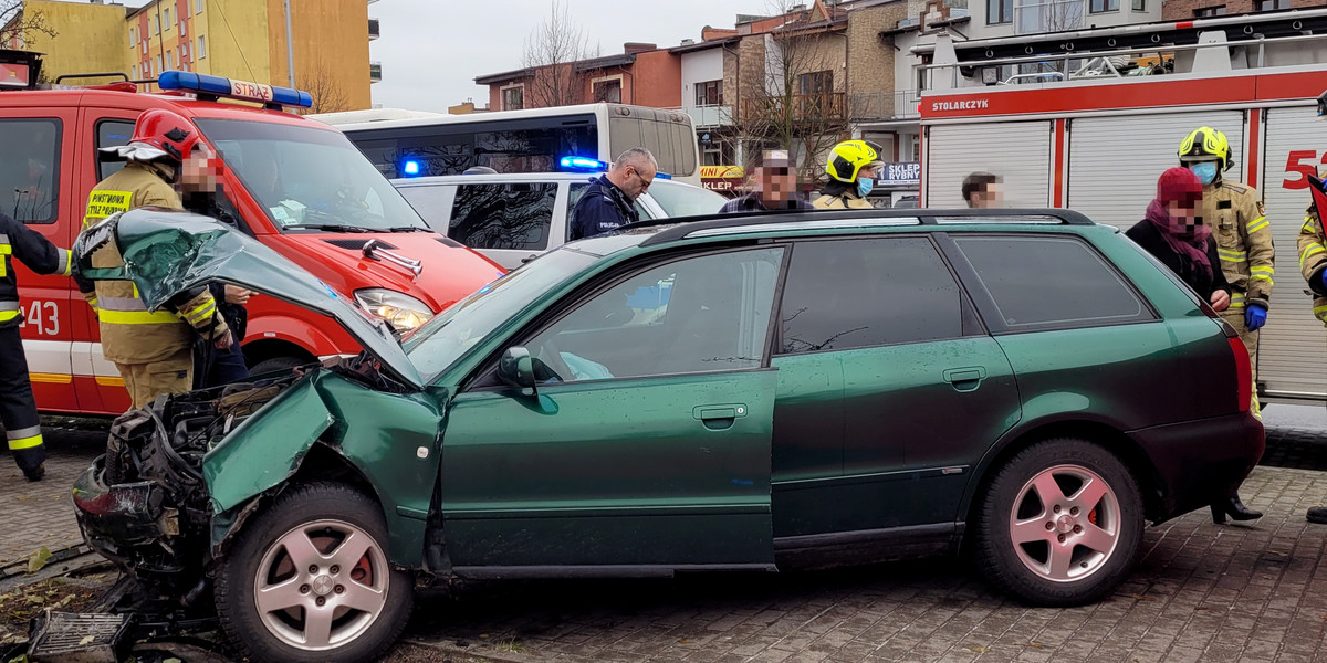 Starogard Gdański. Samochód wjechał w pieszych. Ranne dwie dziewczynki.