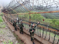 Korea Płn. zrywa kontakty z Seulem. Wojna?
