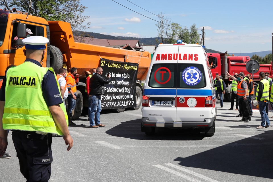 Protest podwykonawców budowy odcinka drogi S7 Lubień-Naprawa na Zakopiance