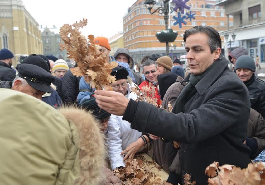 Vanja Vučenović daje badnjak Novosađanima