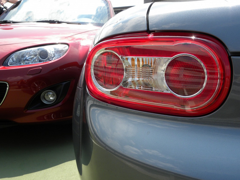 Mazda MX-5 kontra Mazda MX-5 - Radość z jazdy na dwa sposoby