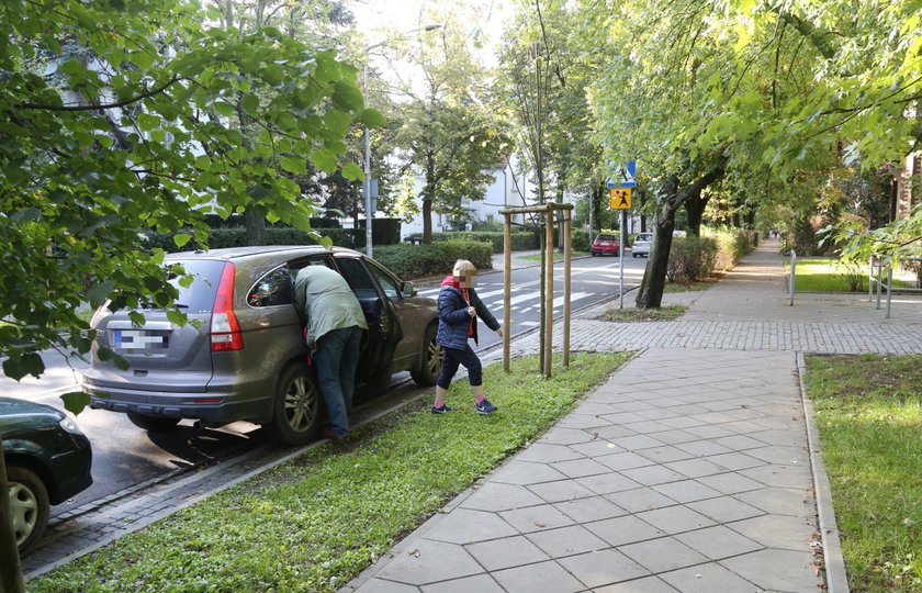 Przez urzędników nie mamy gdzie parkować