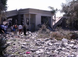 Strzały w Trypolisie. Wierni Kadafiemu wciąż walczą