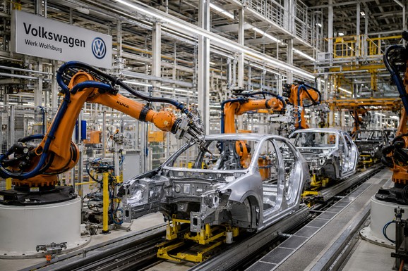 Katastrofična prognoza ekonomista: Kineski gigant BYD preuzima Folksvagen, Nemcima preti potpuni slom auto-industrije