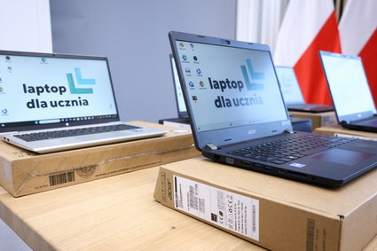 Laptopy dla uczniów stop. Pieniędzy nie ma