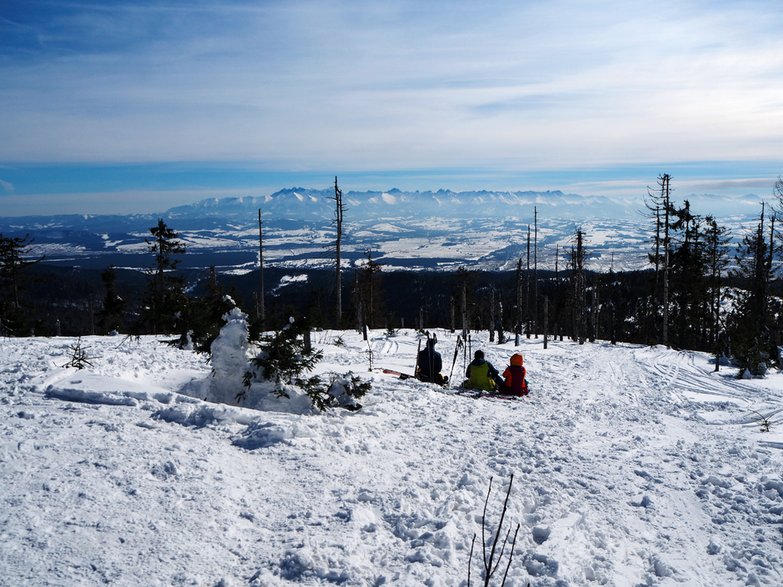 Panorama Tatr widziana w marcu