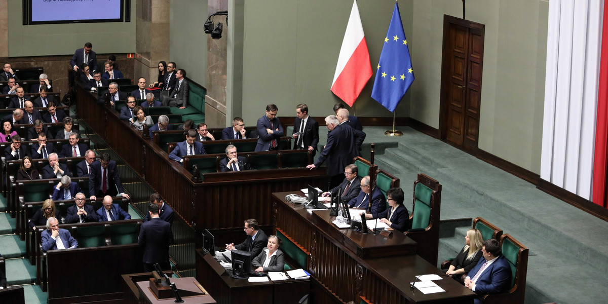 Sejm przyjął ustawę wprowadzającą tzw. Mały ZUS-u plus