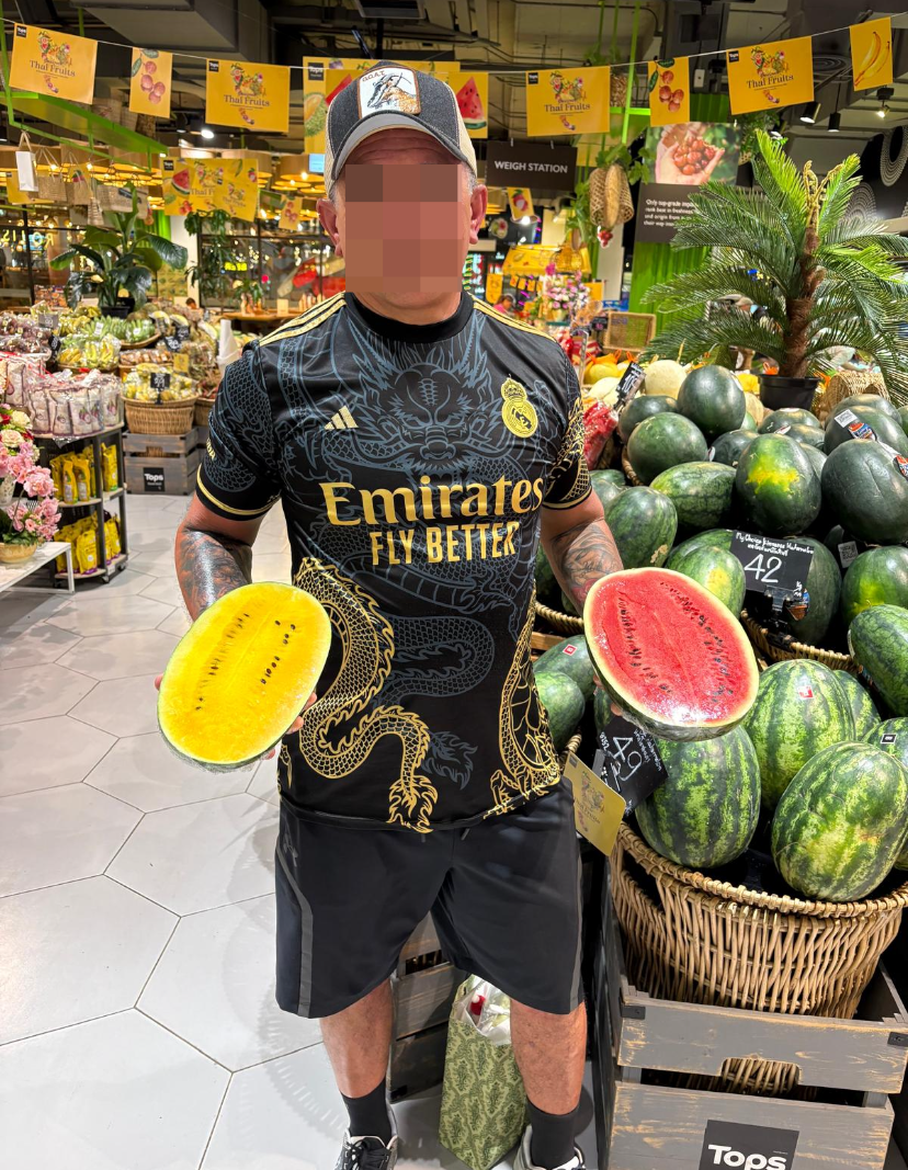 Čitateľ Richard ukázal, koľko stojí melón v Albánsku. 