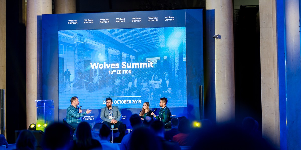 Na najbliższej konferencji Wolves Summit pojawi się 450 startupów, 250 inwestorów i 450 korporacji. Wiosenna edycja poświęcona będzie tematom efektywnego finansowania, równości i dostępności w branży technologicznej, rozwoju technologii medycznych oraz etyki w biznesie