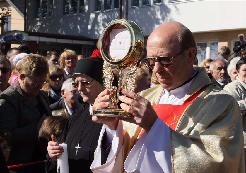 Papież musi uznać cud w Sokółce