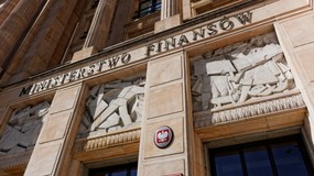 Dlaczego perspektywa Polski jest negatywna? MF tłumaczy w odpowiedzi dla forsal.p