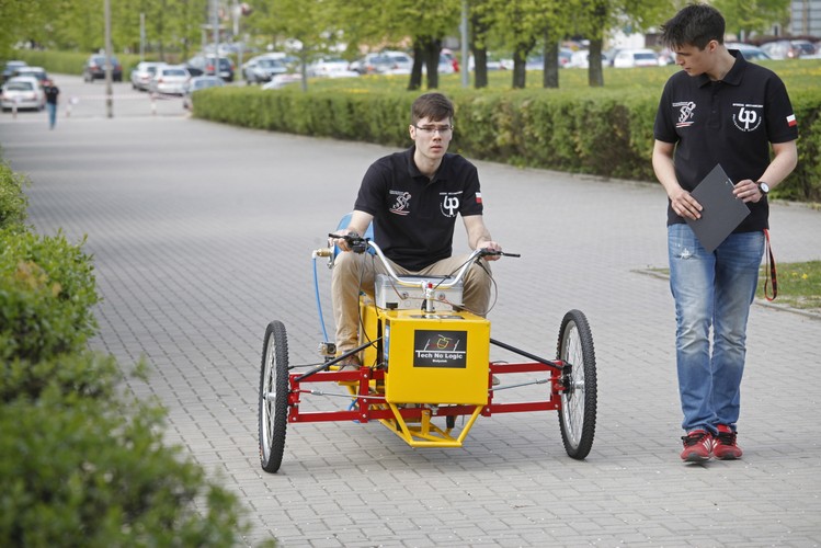 Drużyny będą rywalizować w różnych konkurencjach takich jak m.in. slalom na czas czy wyścig parami na prostym odcinku.<br><br>fot. (ar/mr) PAP/Artur Reszko