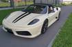 Uszkodzony zderzak z Ferrari Scuderia Spider 16M. Warta zapłaciła za szkodę 90 tys. zł