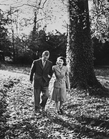 Az ifjú pár a nászútjukon, 1947. november 27-én a Hampshire-i Romsey közelében található Broadlands-ben.