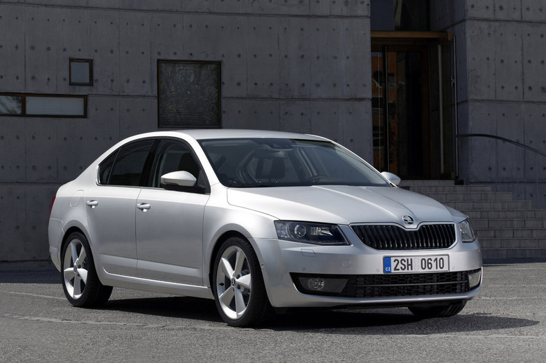 Skoda Octavia kontra: jakie auto kupić za 70 tys. zł - nowe czy używane?